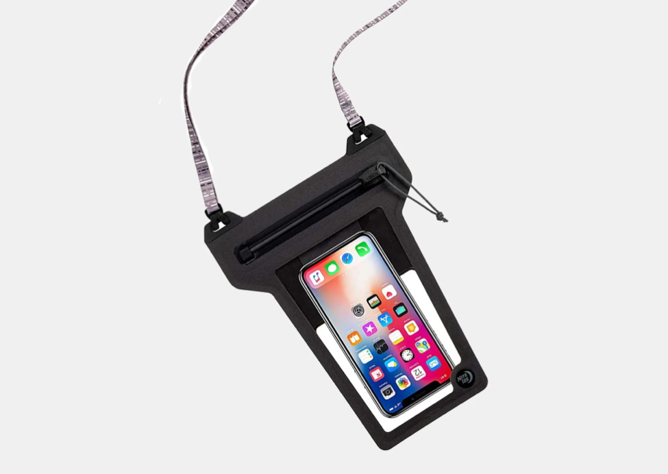 How to Choose the Best Waterproof Phone Pouch NZ for Your Smartphone